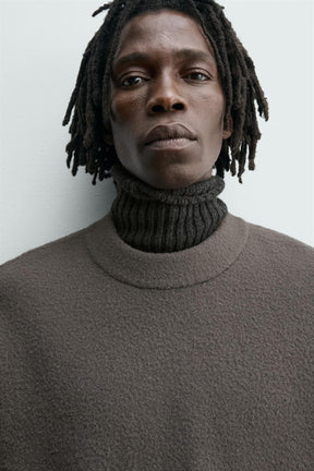 Strukturierter, lässiger Pullover 