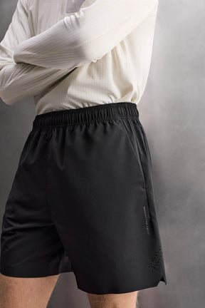 Perforierte Sommershorts