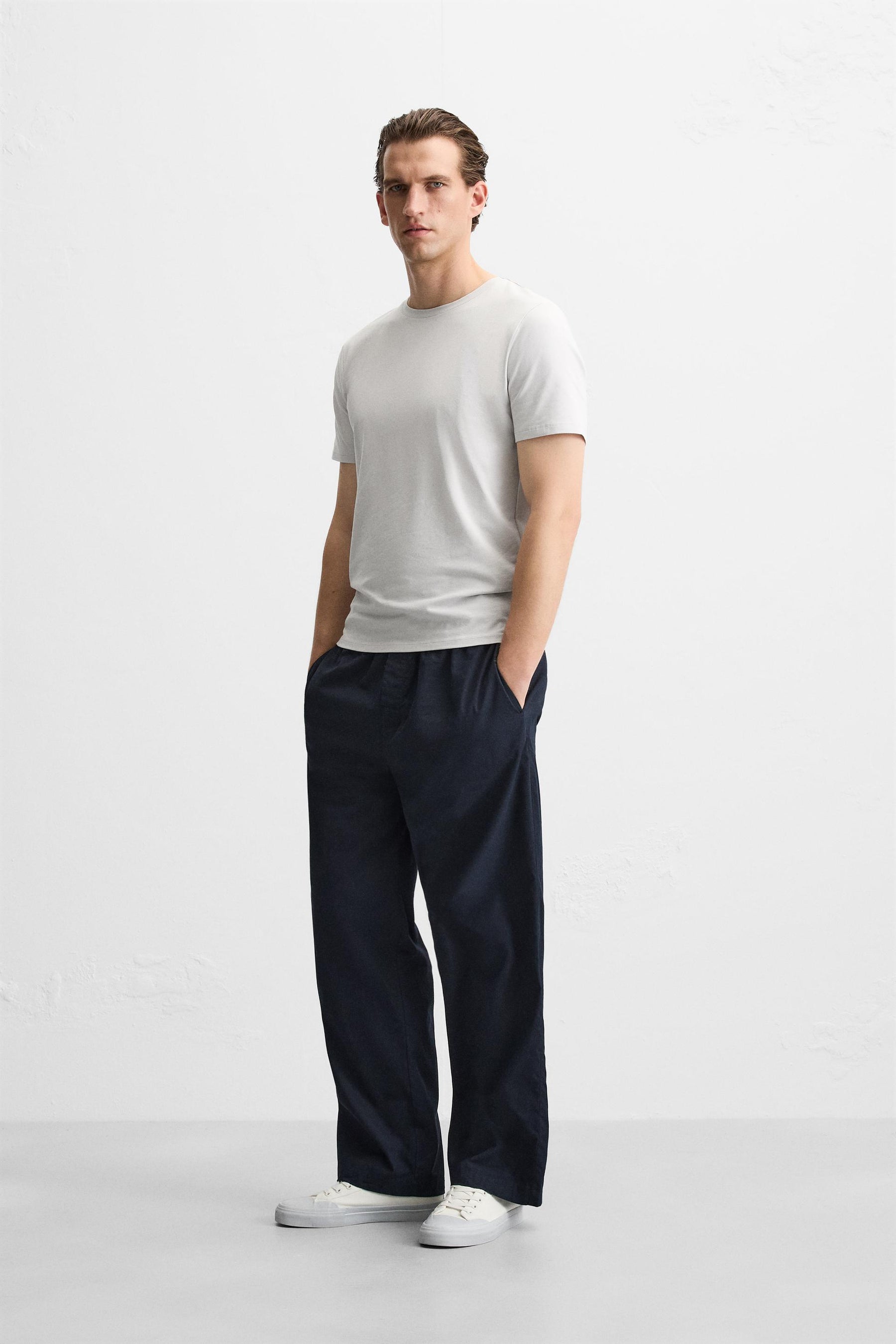 BASIC SLIM FIT T-SHIRT - Image 4