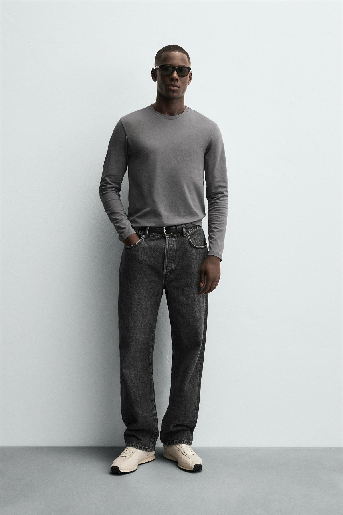 BASIC SLIM FIT T-SHIRT - Image 1