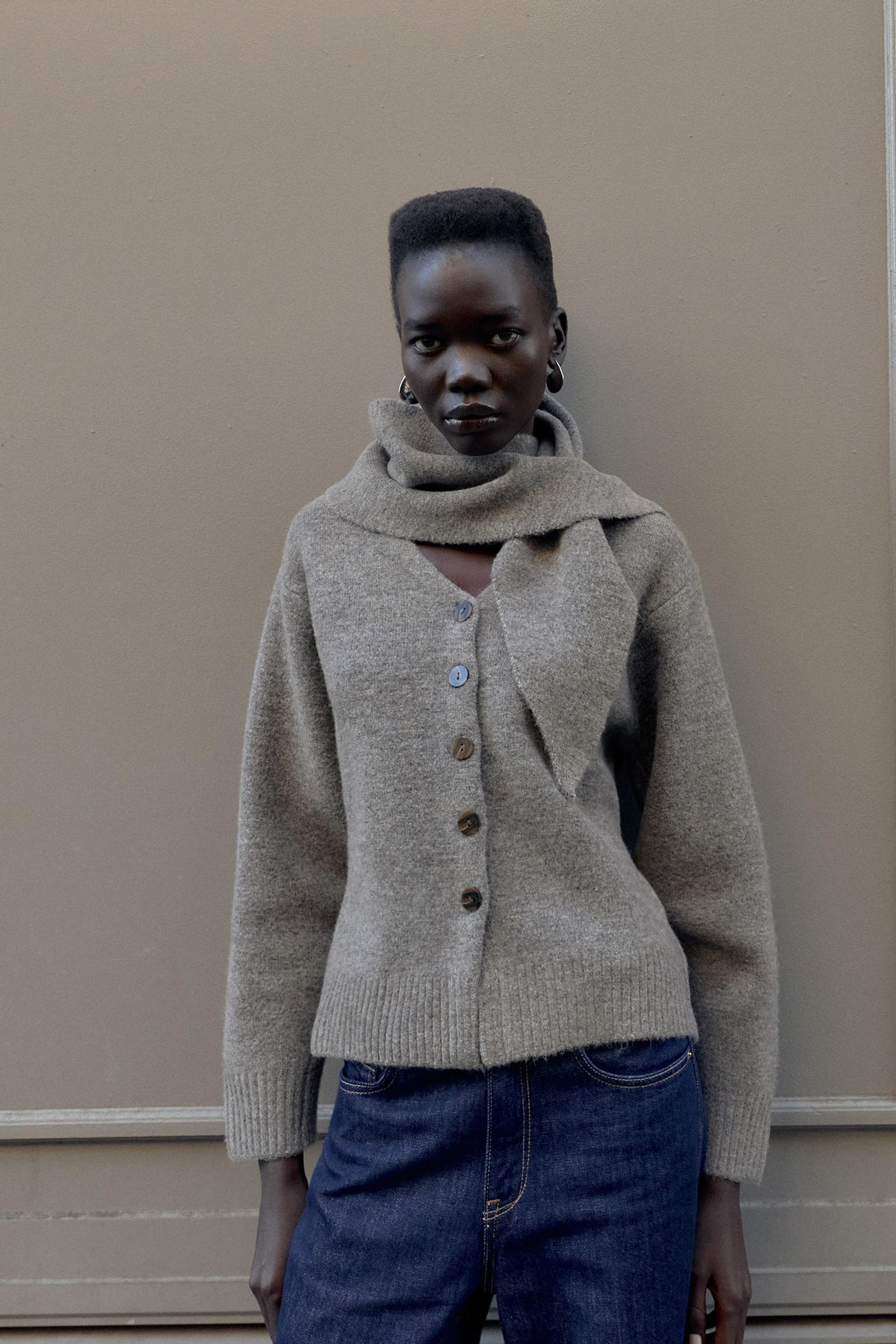 Strickjacke mit Schaldetails