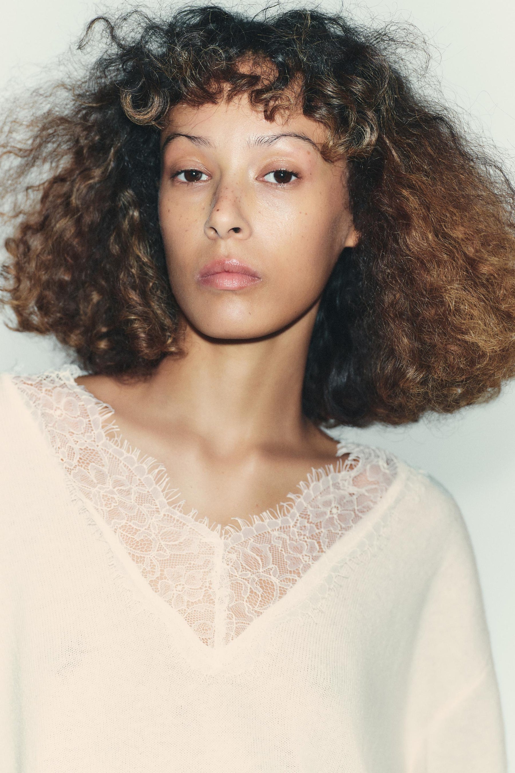 SPITZENSTRICKPULLOVER