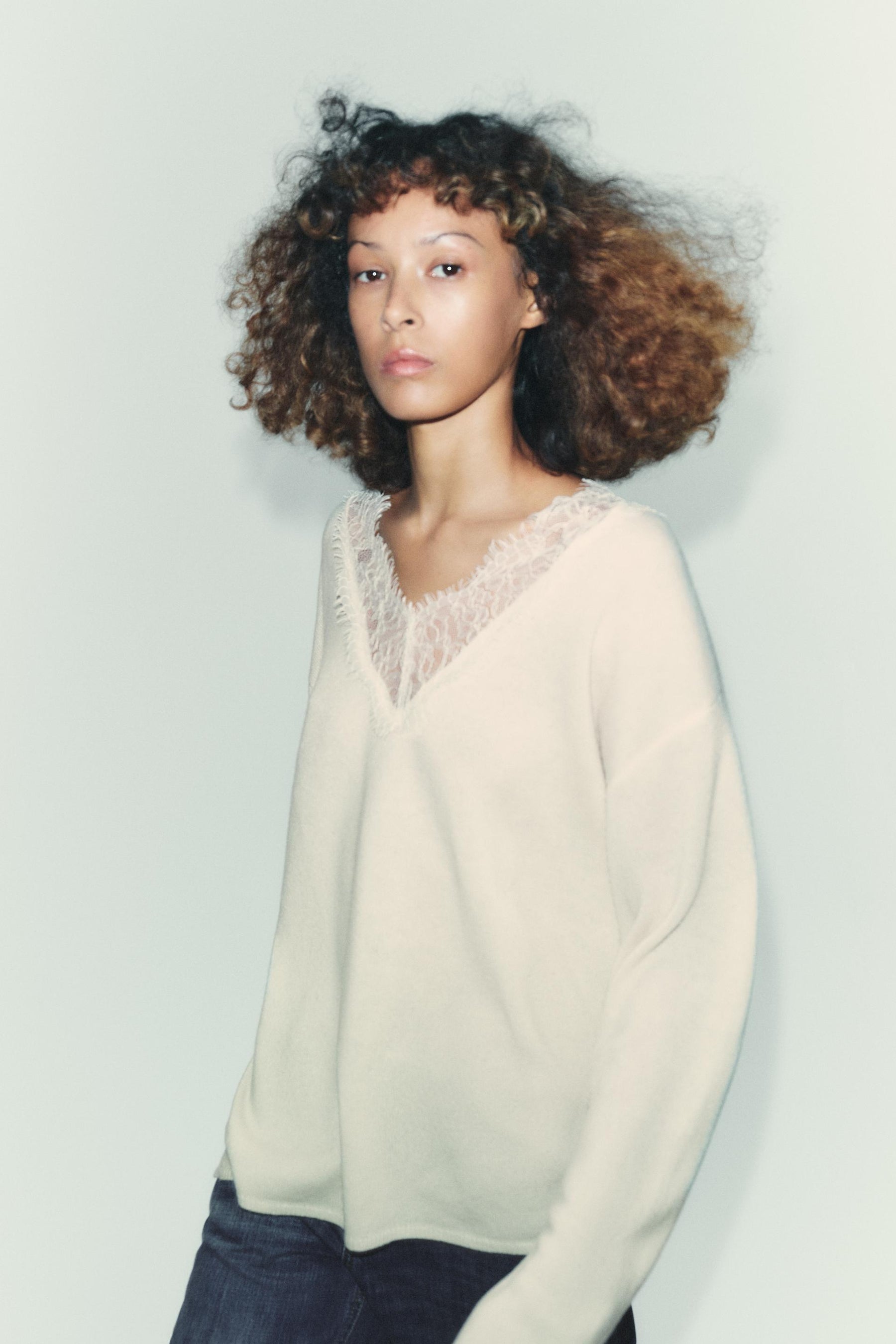 SPITZENSTRICKPULLOVER