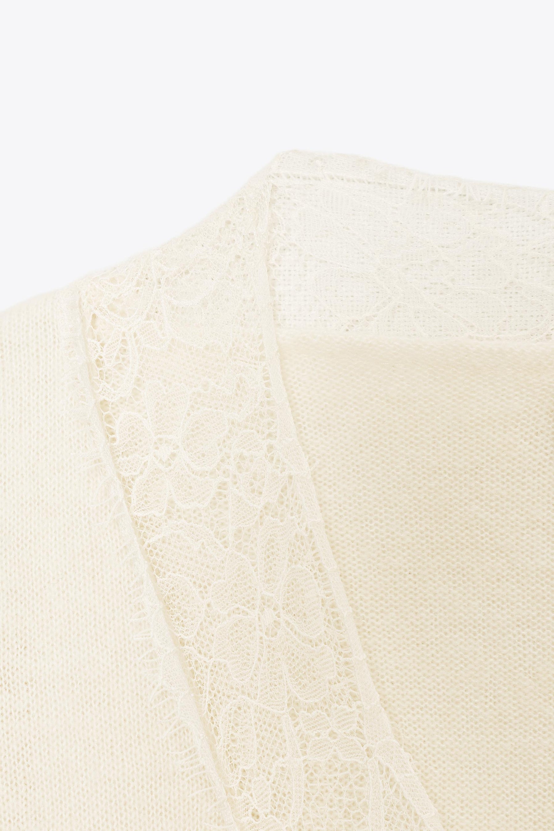 SPITZENSTRICKPULLOVER