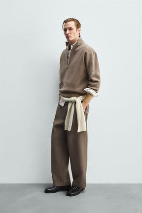 Pullover mit Reißverschlusskragen