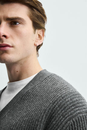 Strickjacke aus strukturierter Wolle