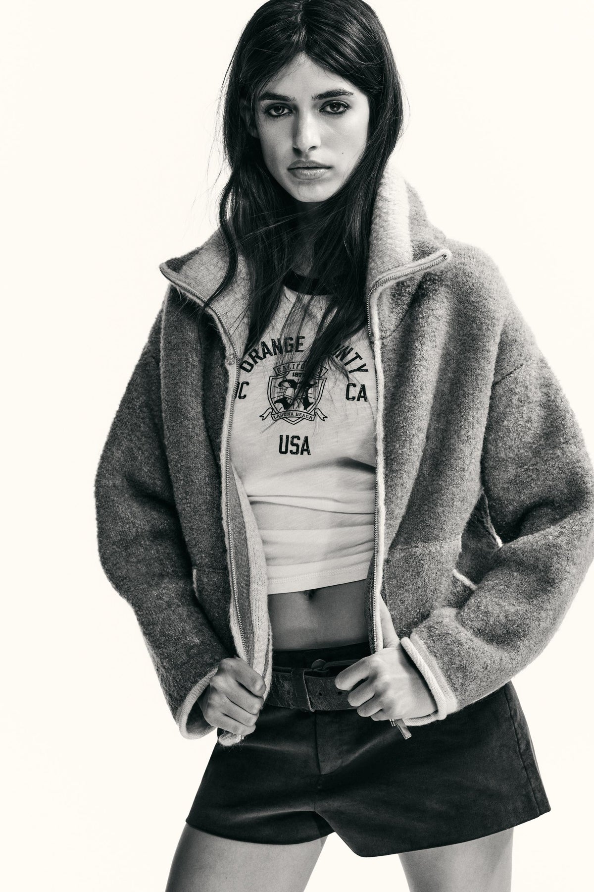 Strickjacke mit kontrastierendem Besatz