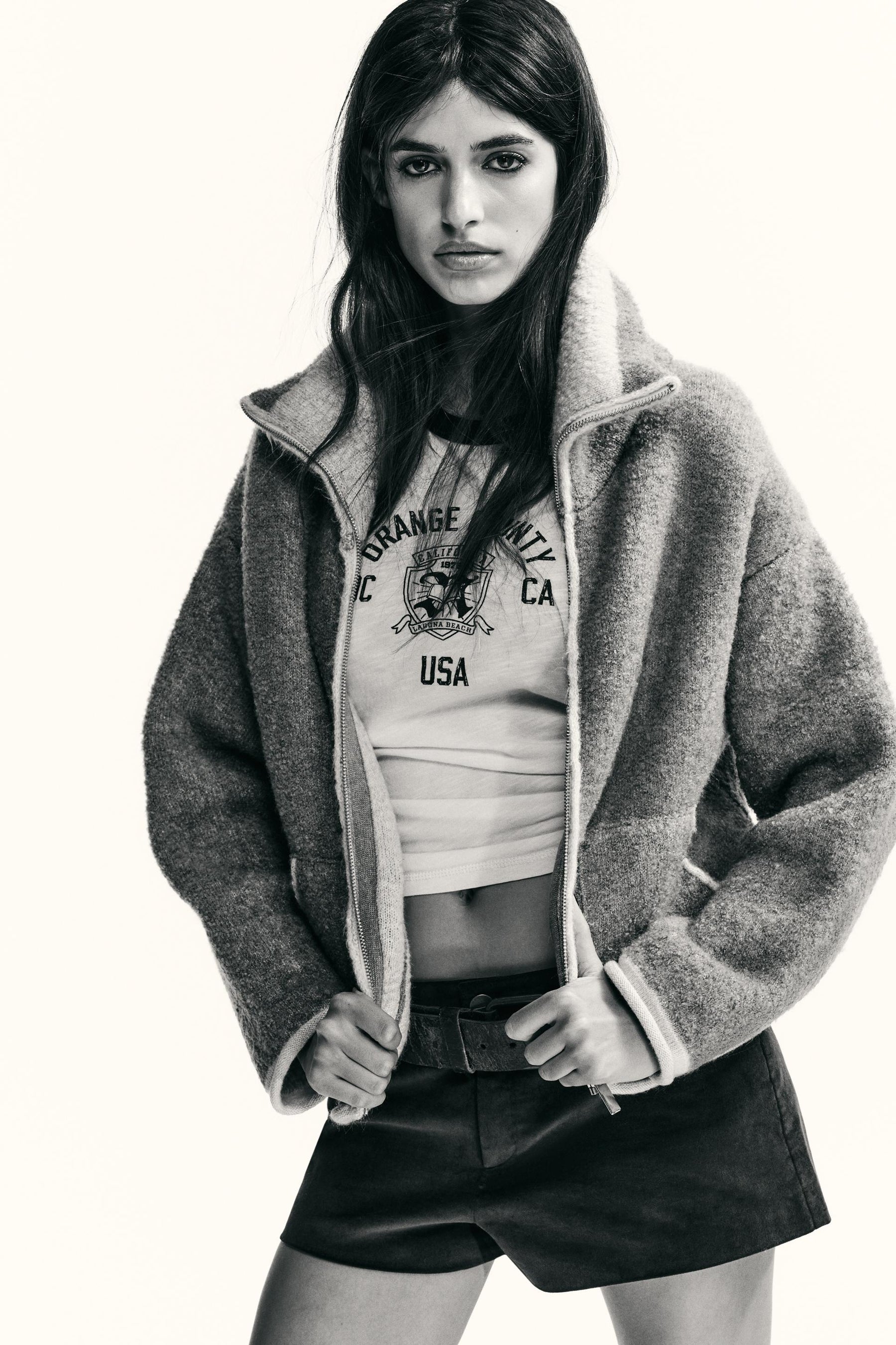 Strickjacke mit kontrastierendem Besatz