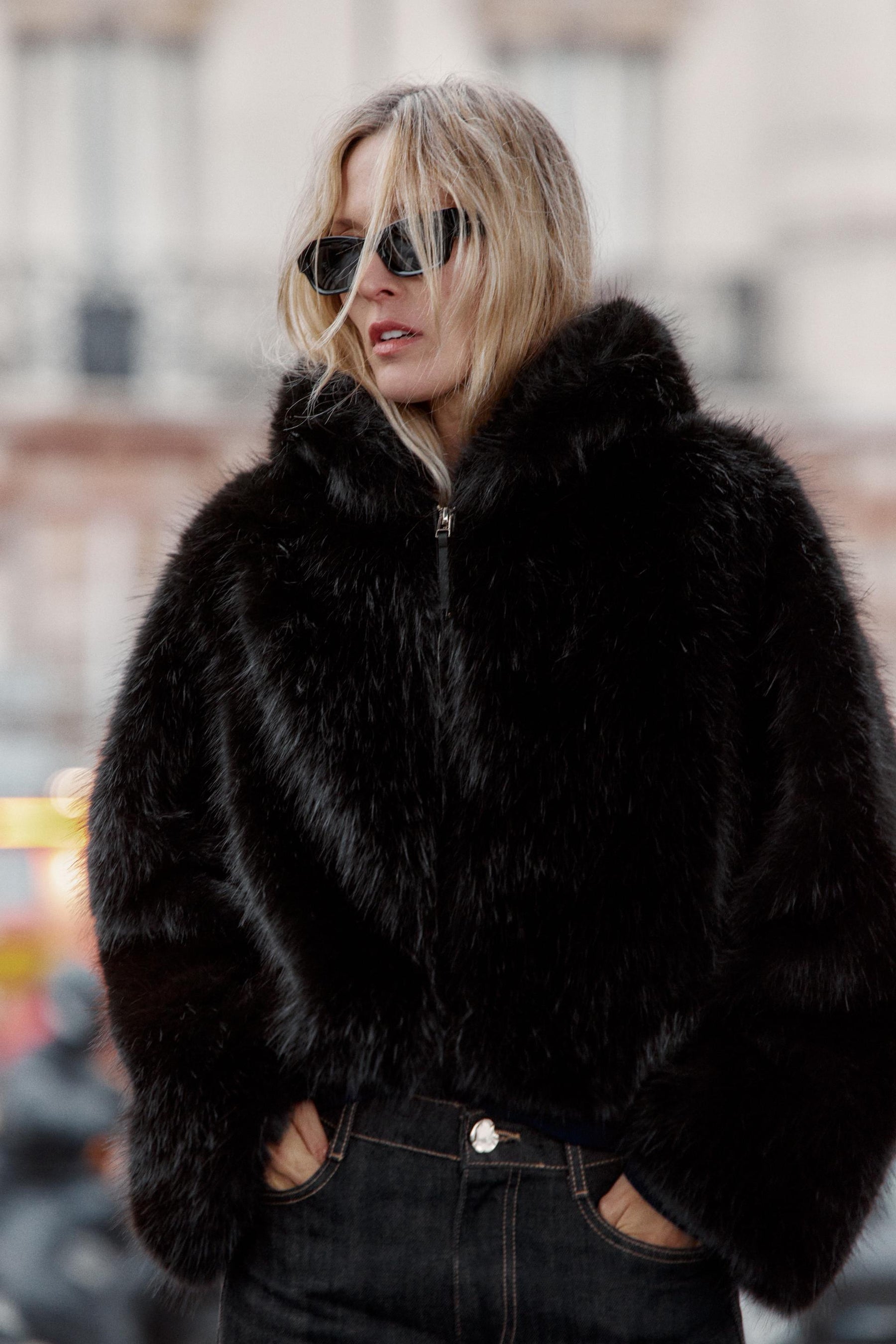 Kapuzenmantel aus Kunstpelz