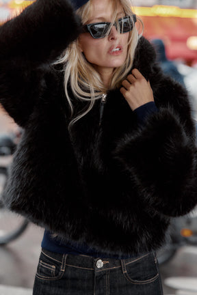 Kapuzenmantel aus Kunstpelz