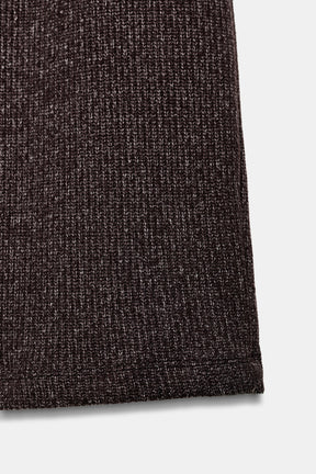 HOSE MIT WEITEM BEIN