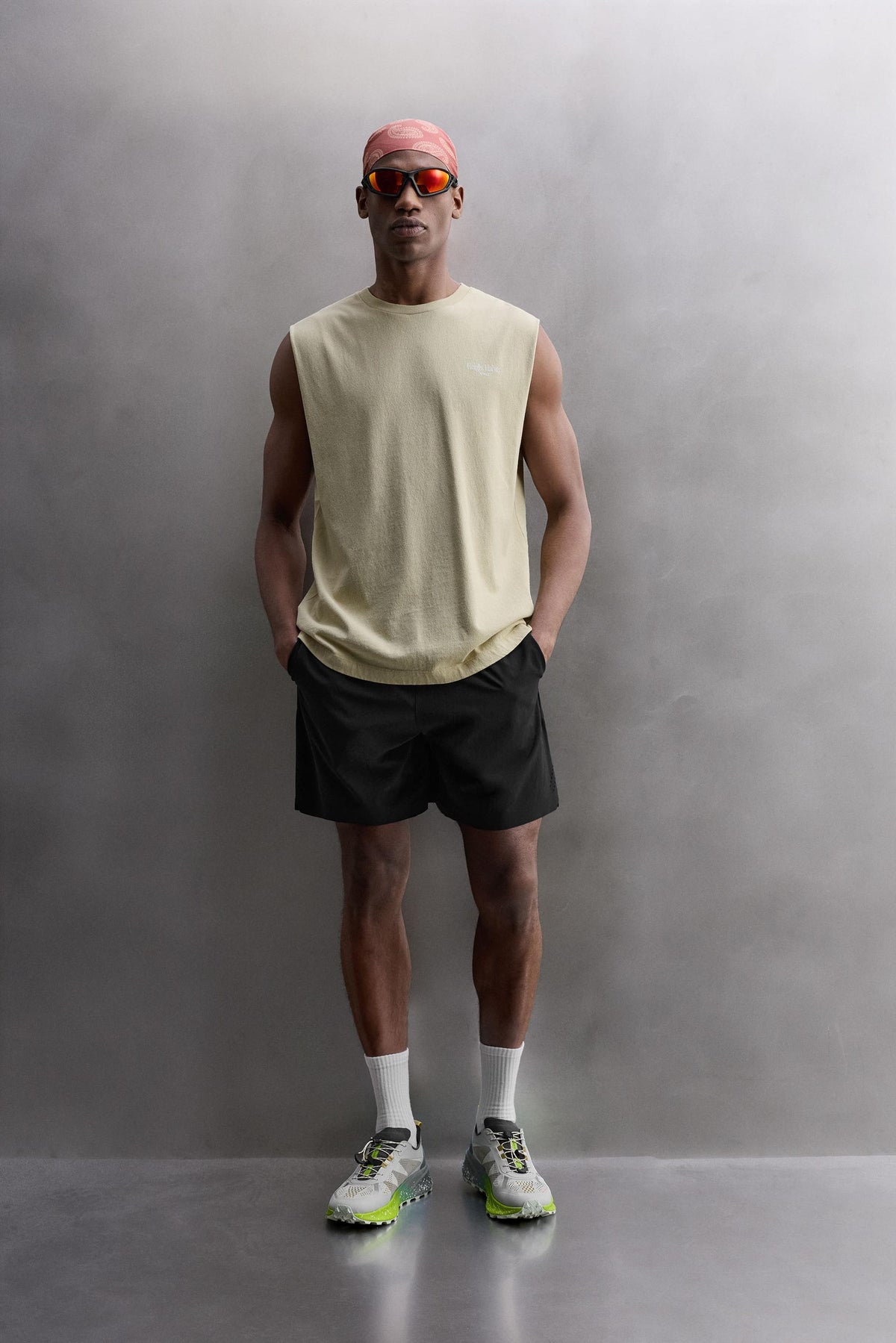 GRAPHIC PRINT TANK TOP - Image 1