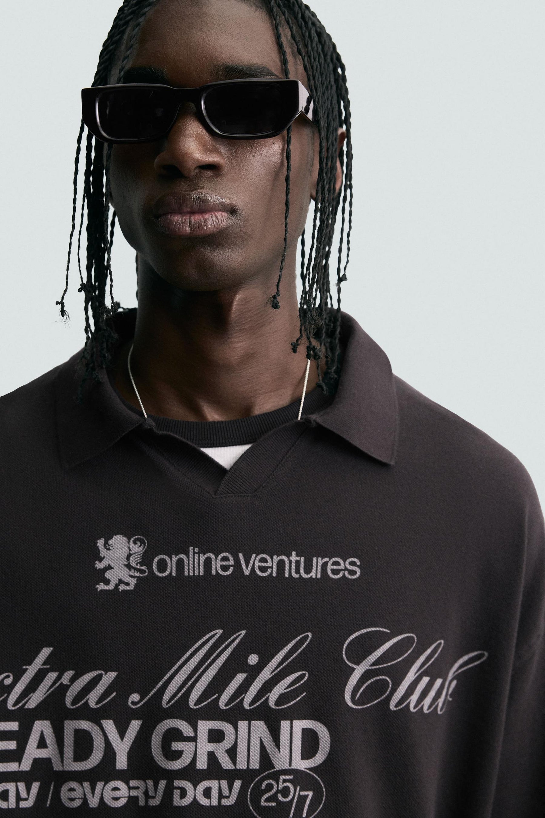 Gewaschenes Grafik-Polo