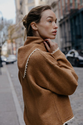 Strickpullover mit Spitze