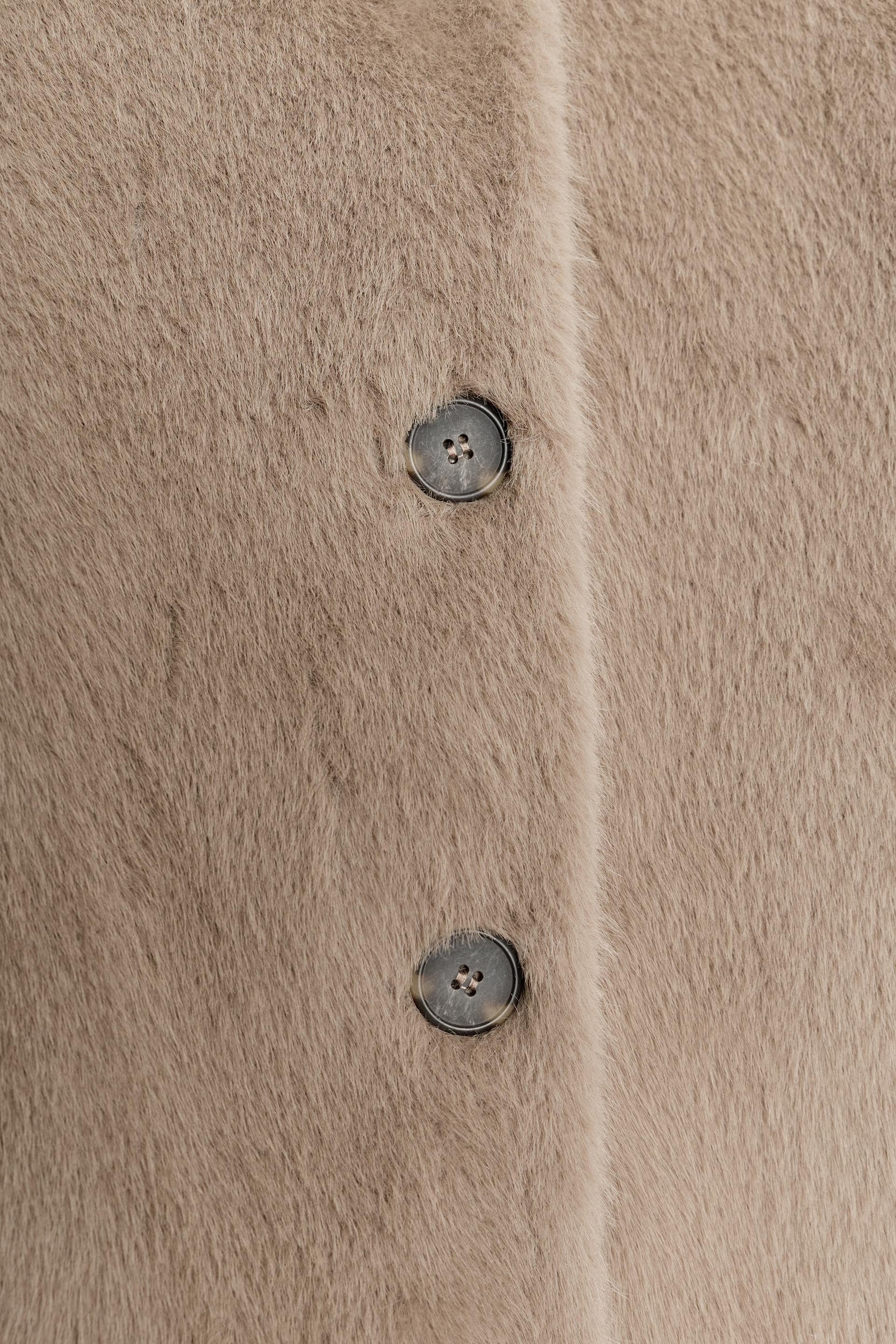 Kurze Jacke aus Kunstpelz