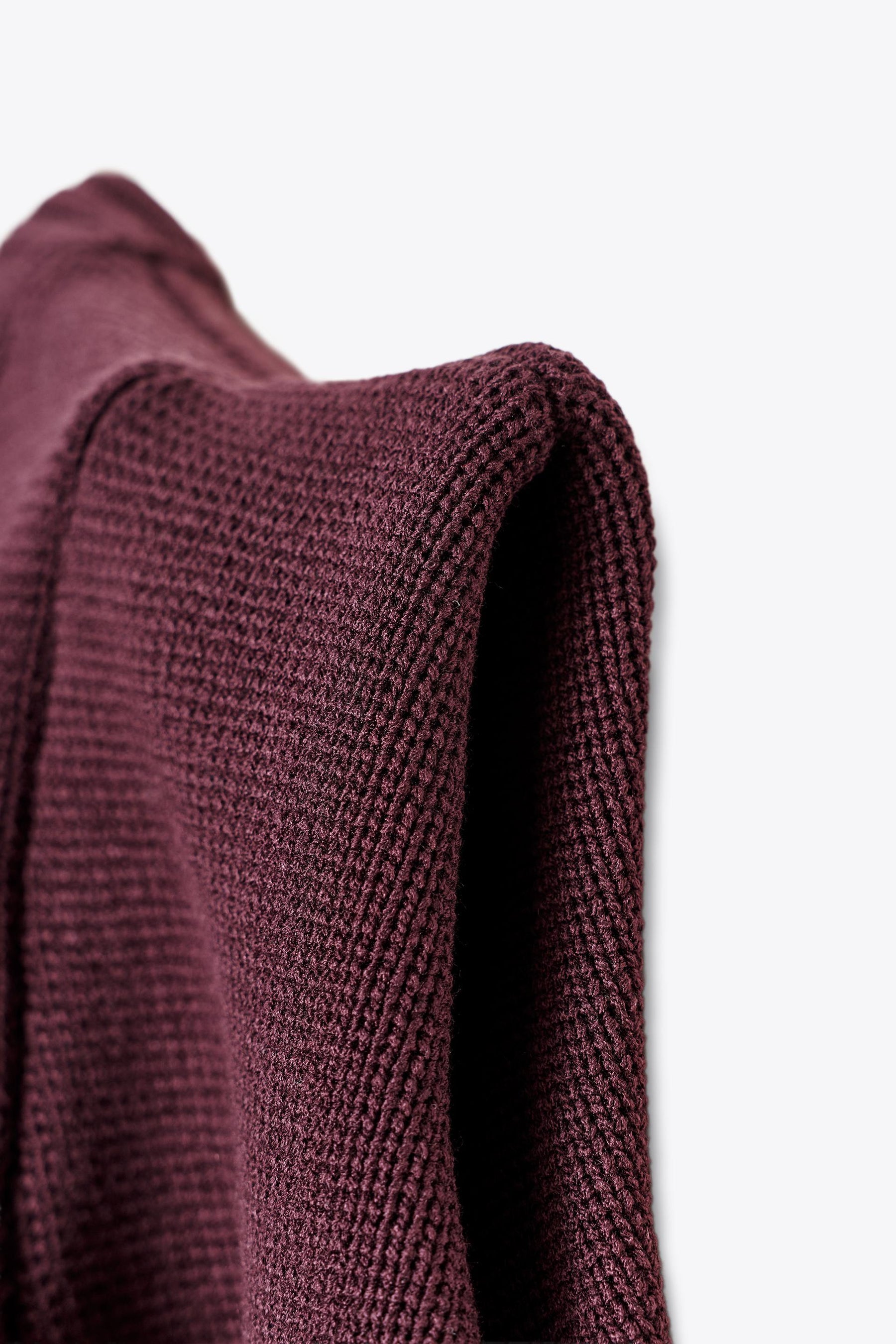 Strickpullover mit gepolsterten Schultern