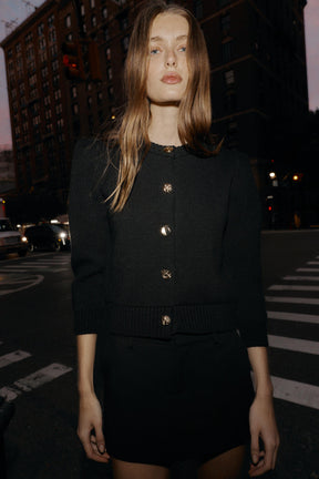 Strickjacke mit Schulter