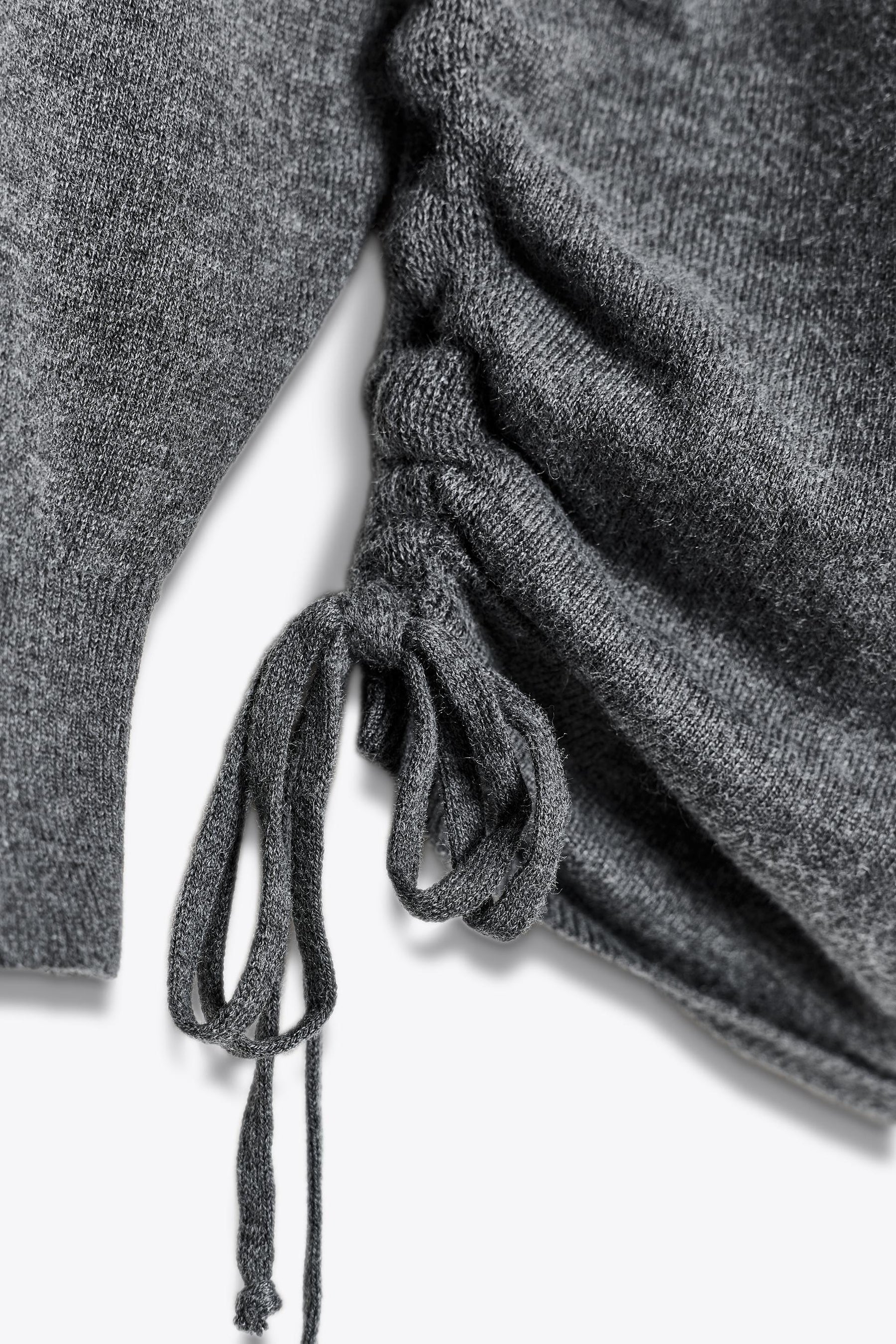 Strickpullover mit Kordelzügen