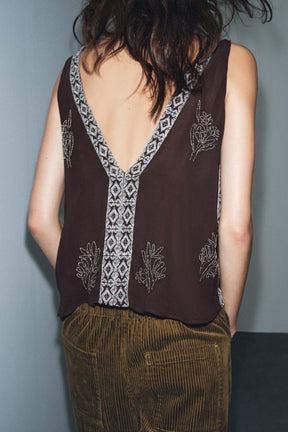 Besticktes Oberteil in limitierter Auflage