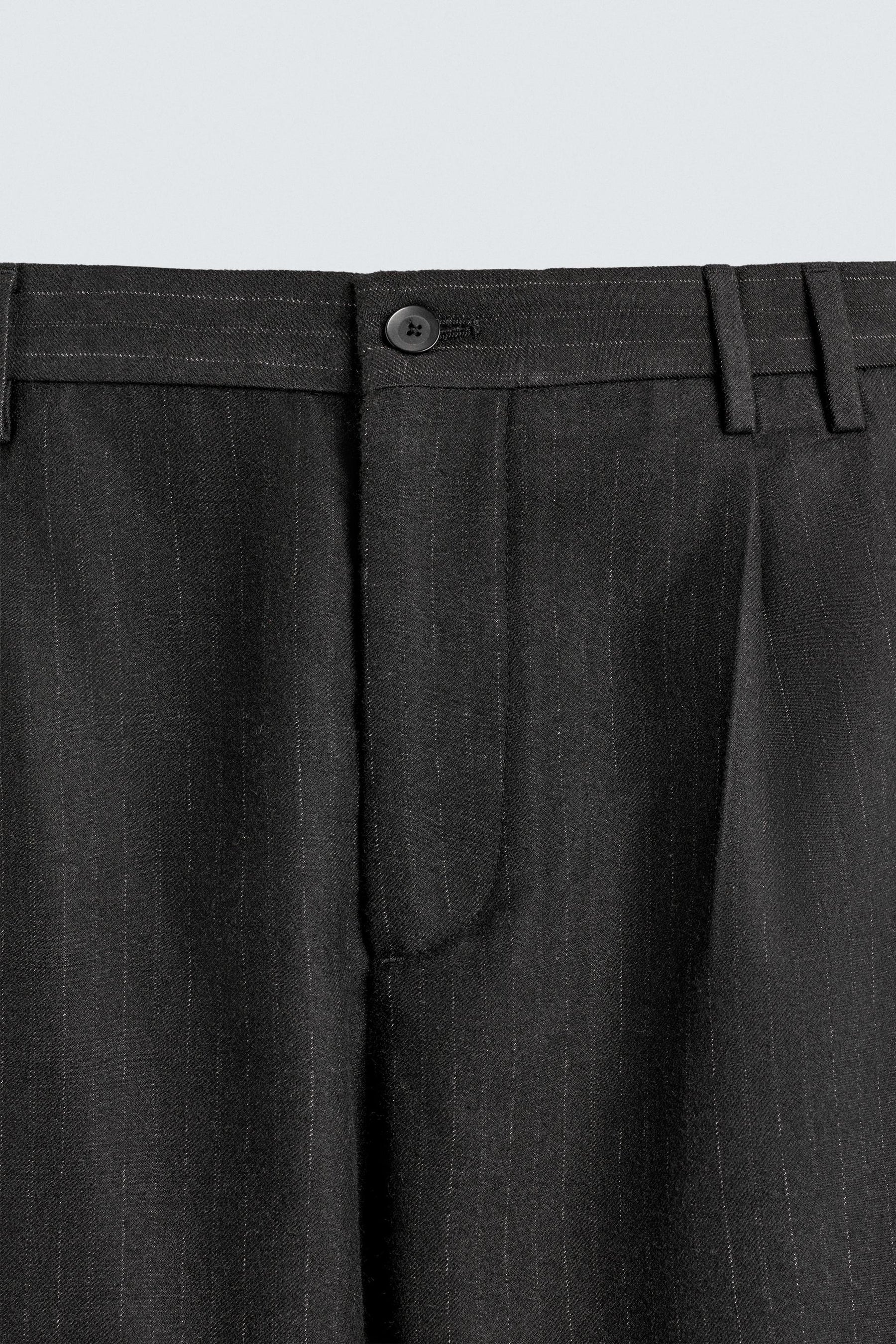 Nadelstreifen-Faltenhose