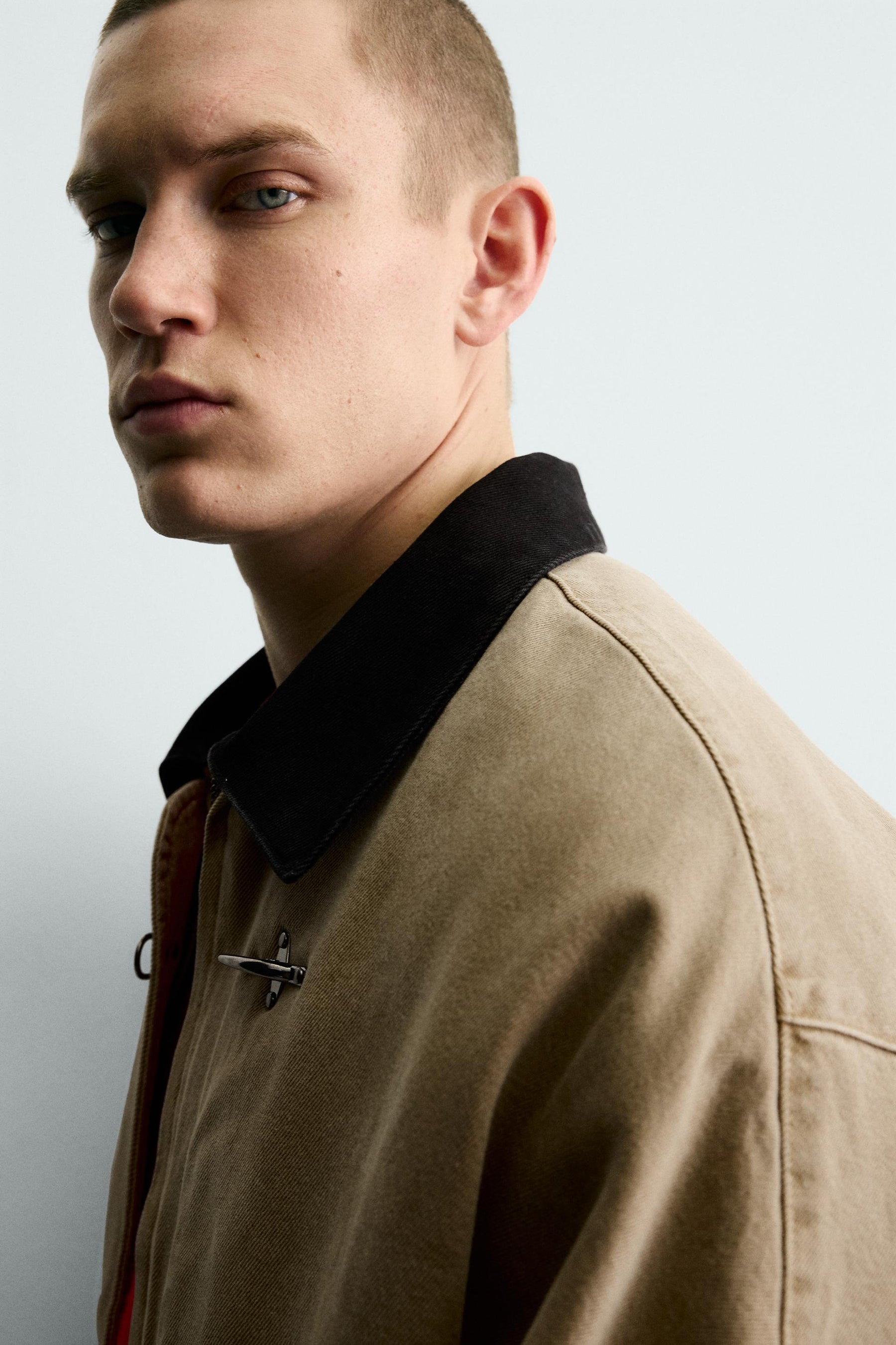 Jacke mit Knebelkragen