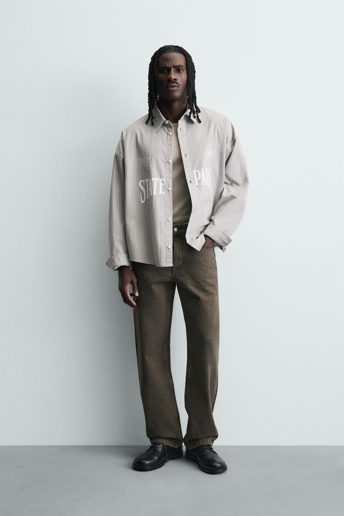 Gestreiftes Hemd Stickerei