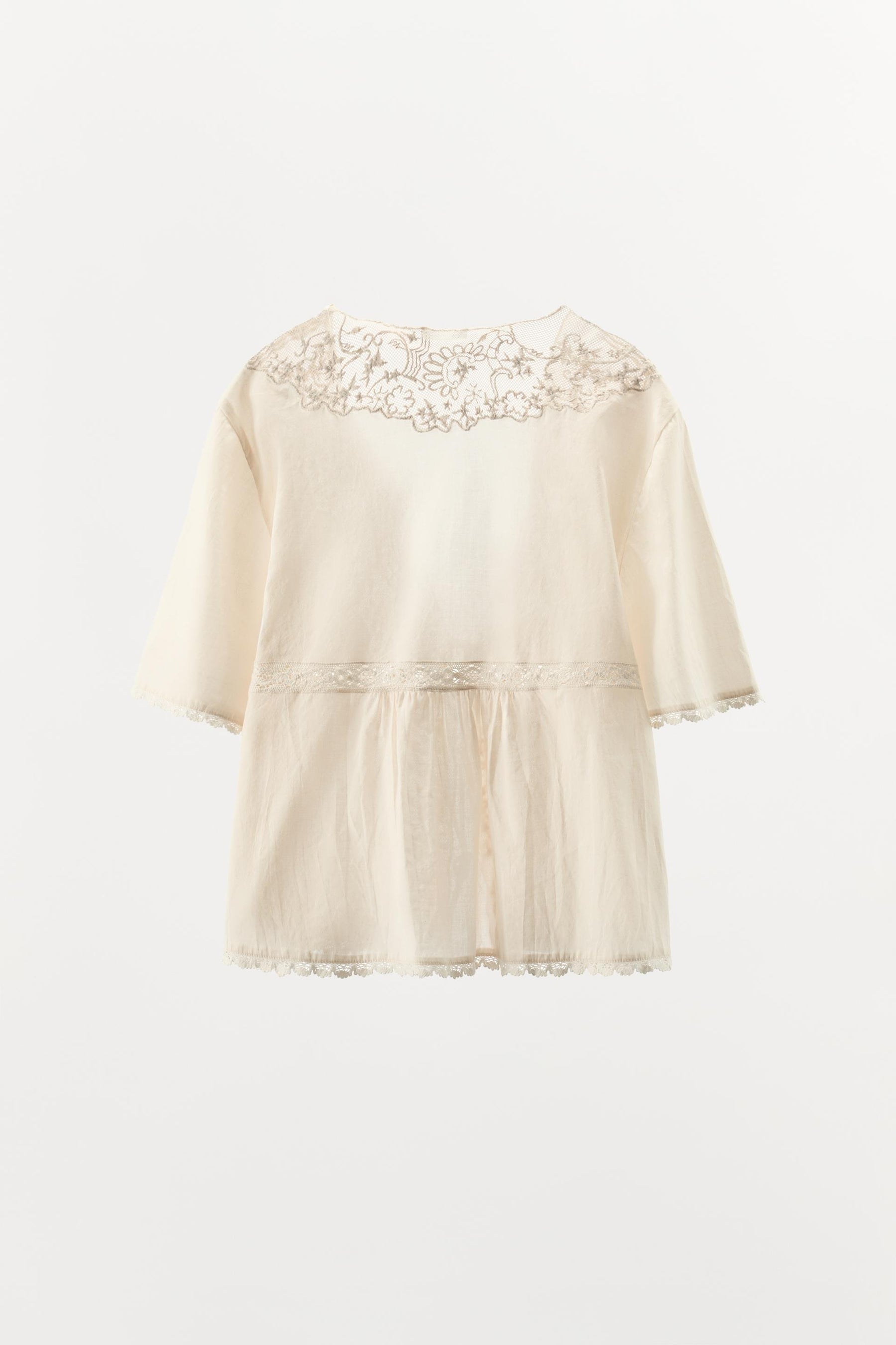 GESTICKTES PERLEN-TOP