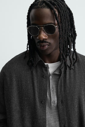 Fließendes, lässiges Hemd