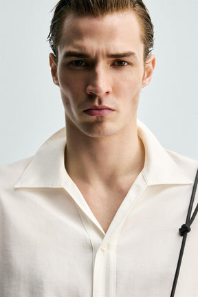 Fließendes, lässiges Hemd