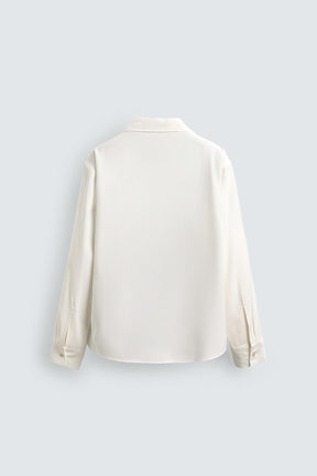 Fließendes, lässiges Hemd