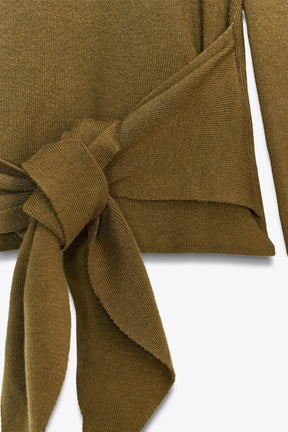 Knotendetail-Pullover