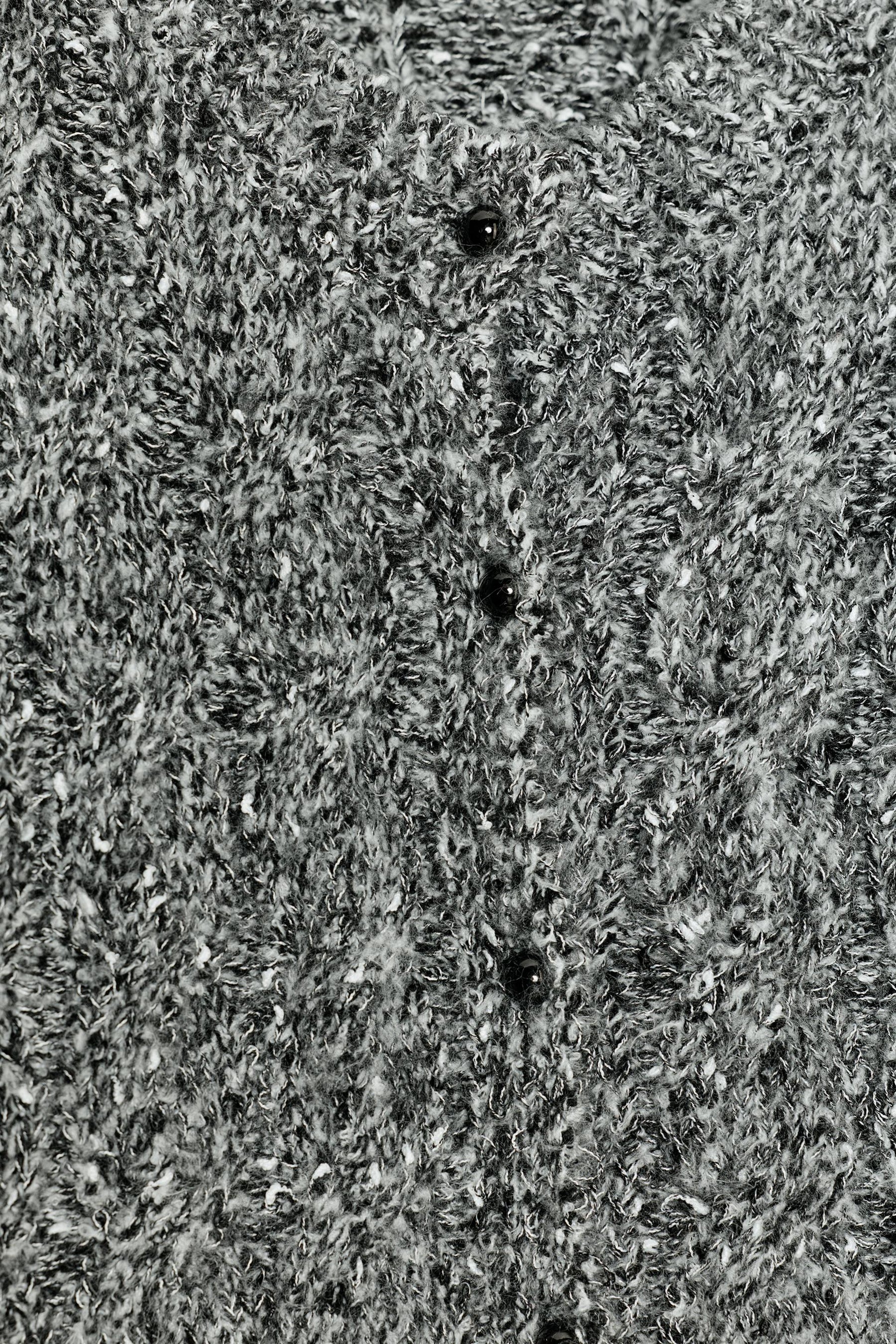 Strickjacke mit Puffärmeln