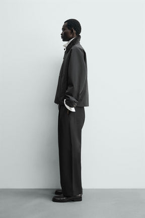 Jacke mit strukturiertem Kragen