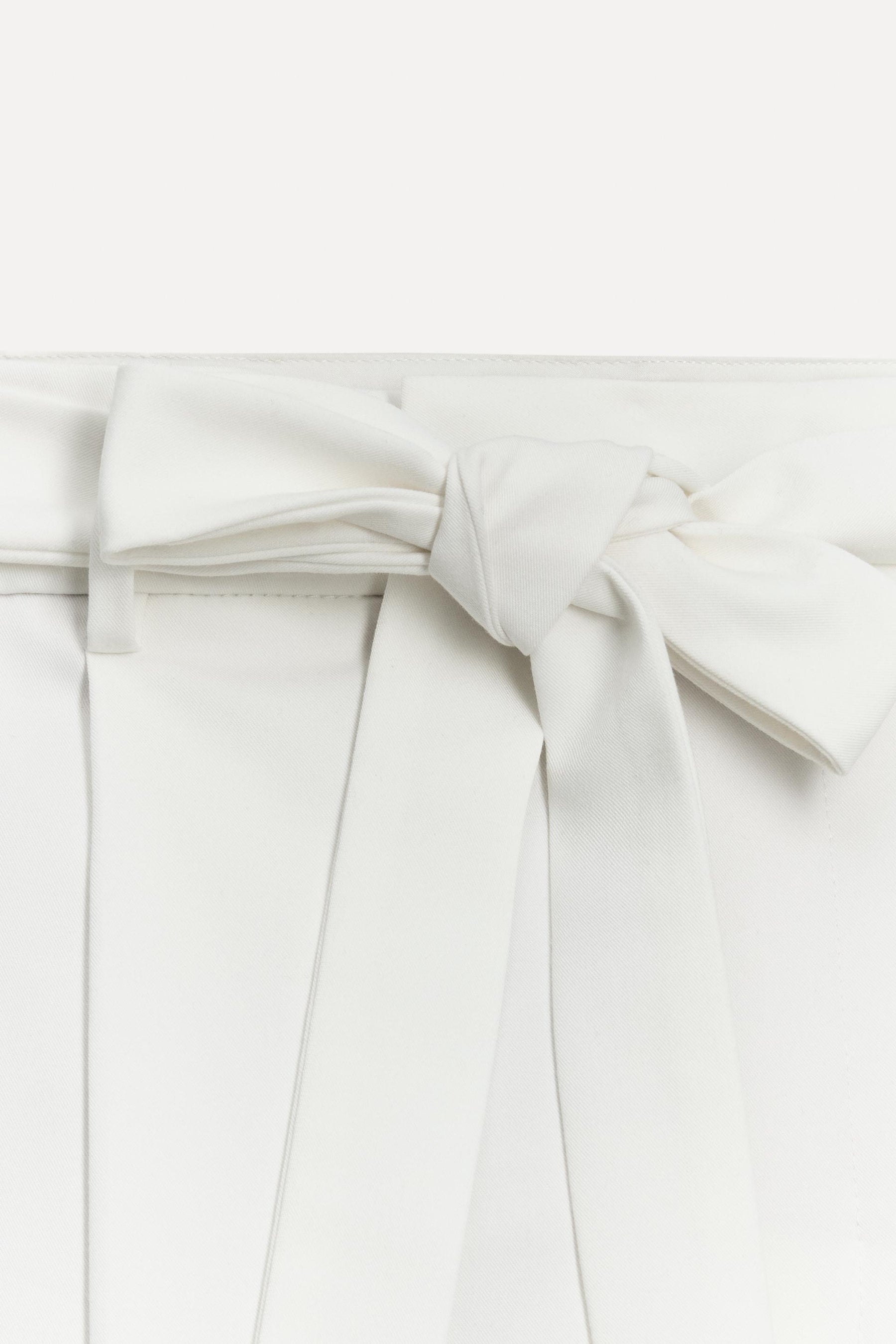 Jubiläumshose mit Gürtel