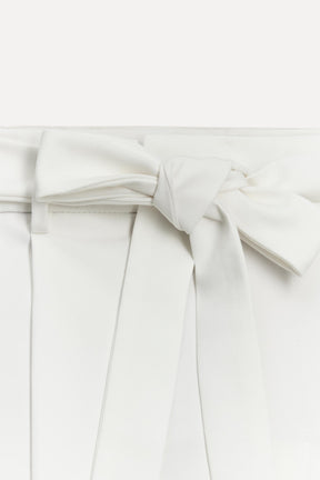 Jubiläumshose mit Gürtel