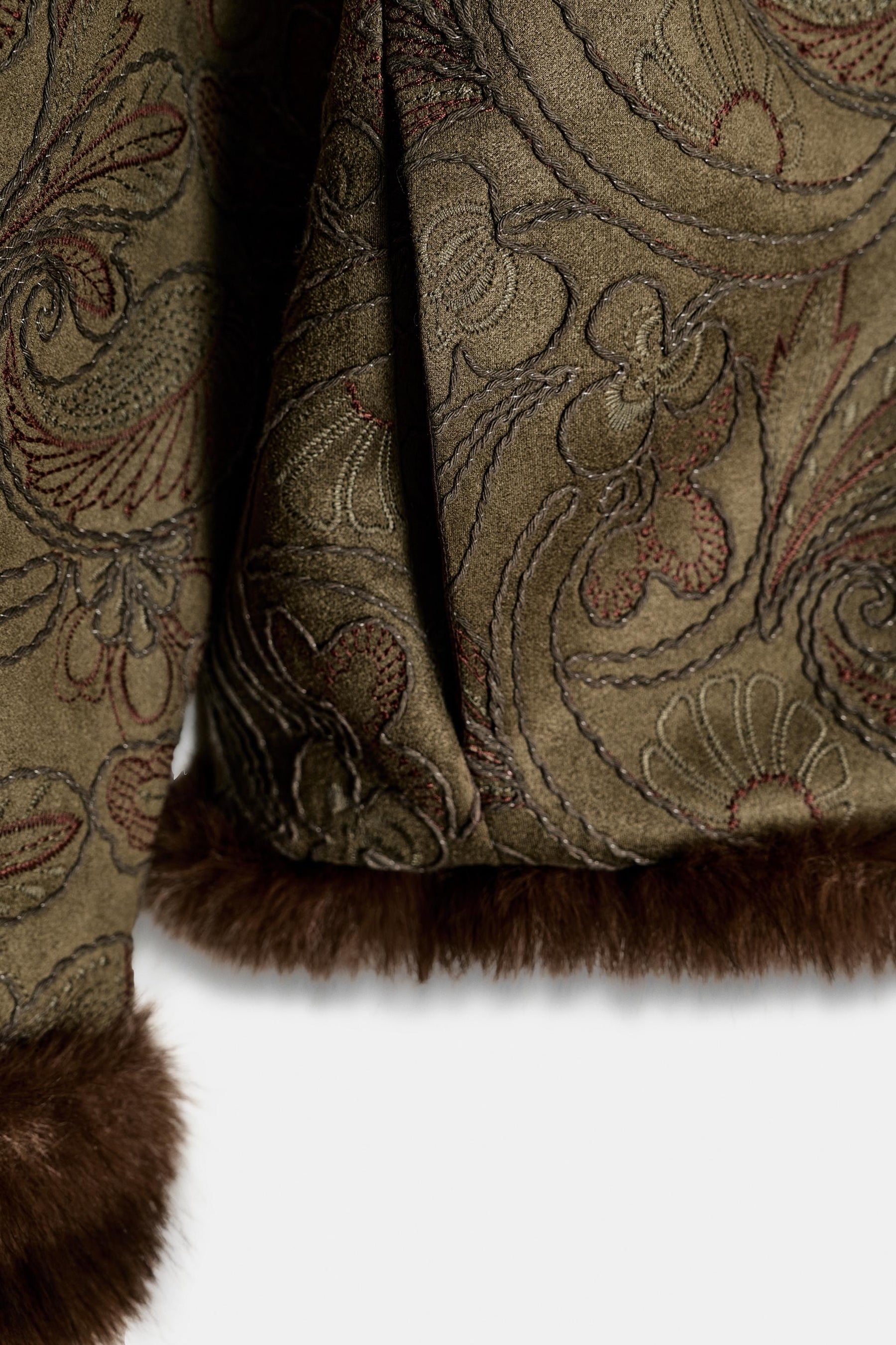 Bestickte, doppelseitige Jacke