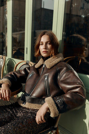 Kurze doppelseitige Jacke