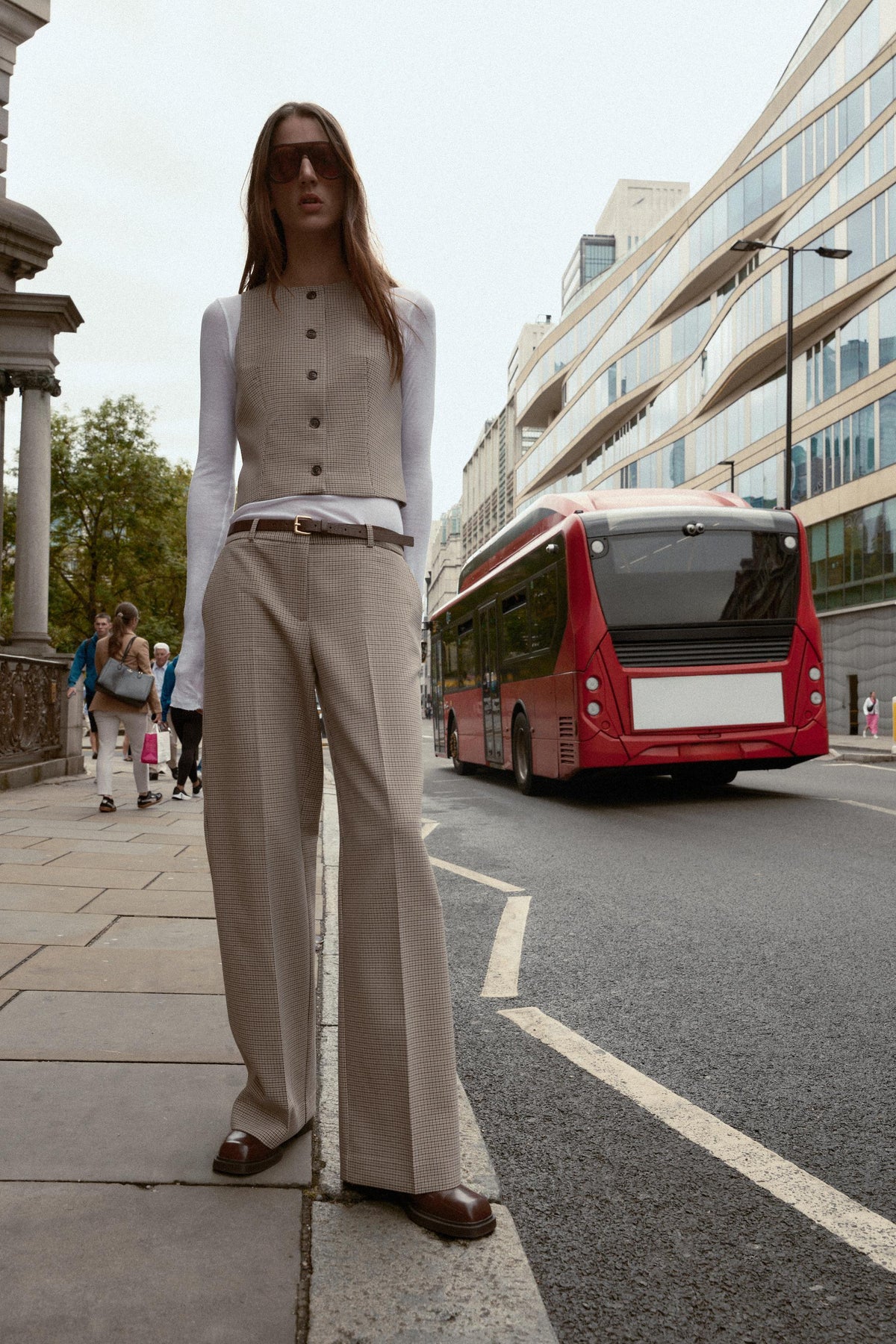 Karierte Hose mit Gürtel