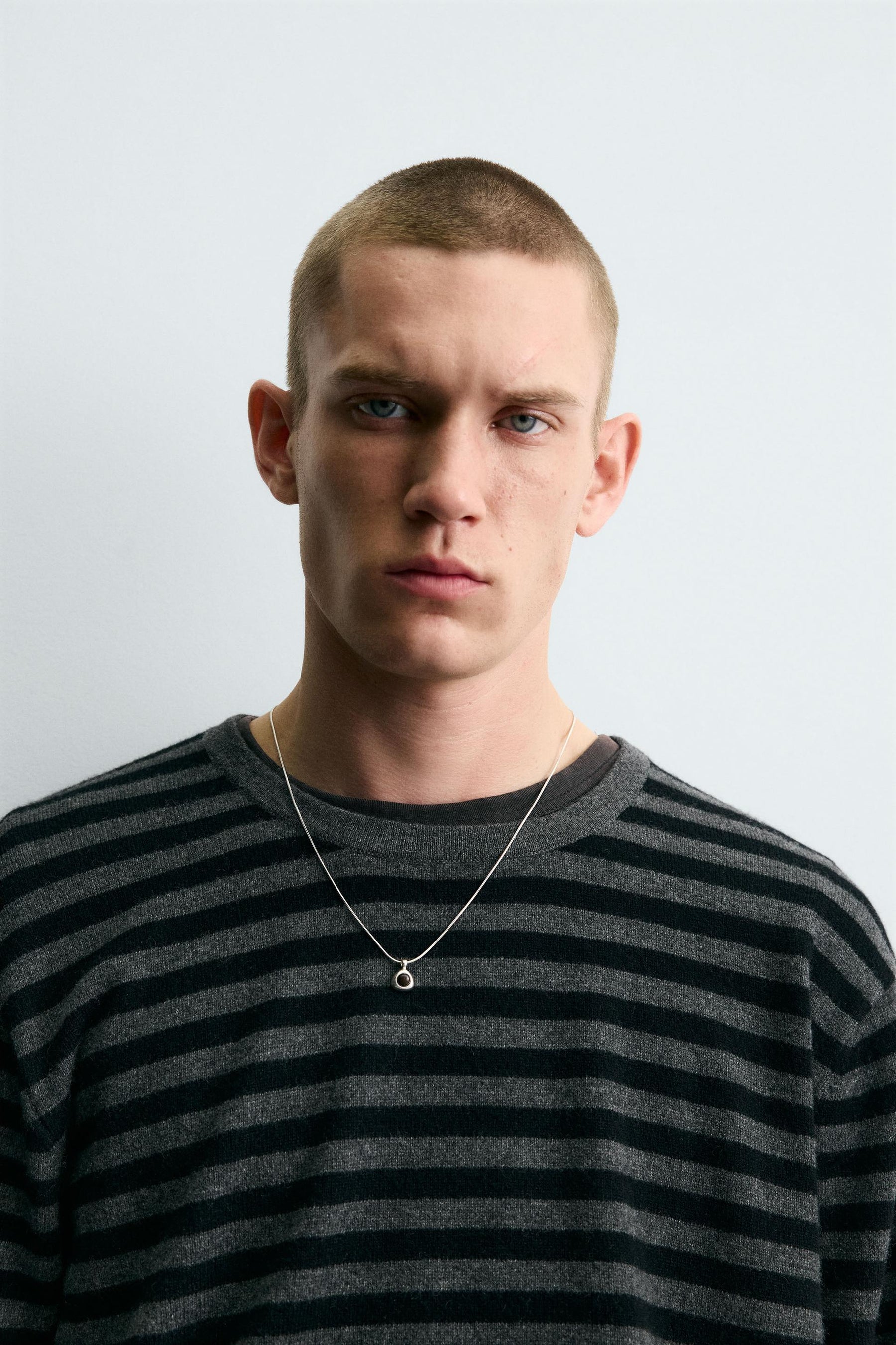 METAL CORD CHAIN WITH STONE - Image 1