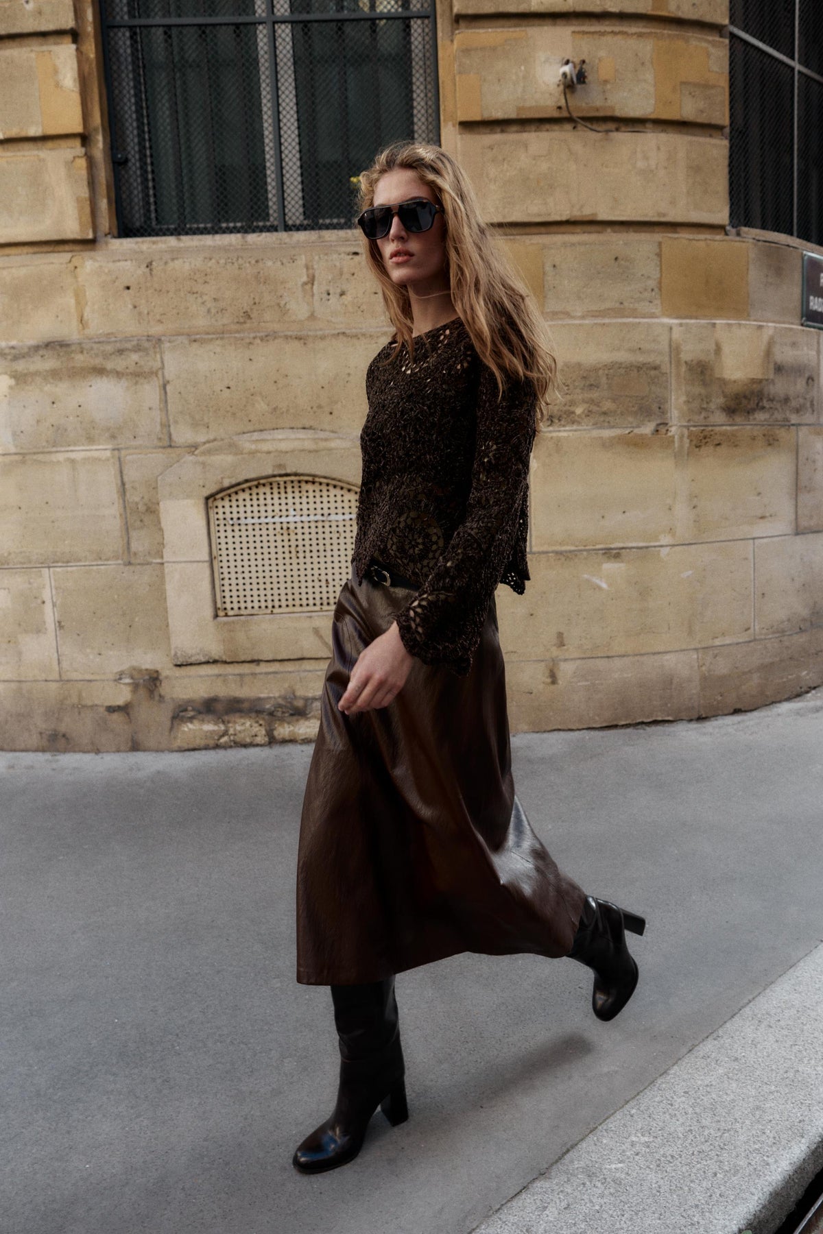 Gehäkelter langer Pullover