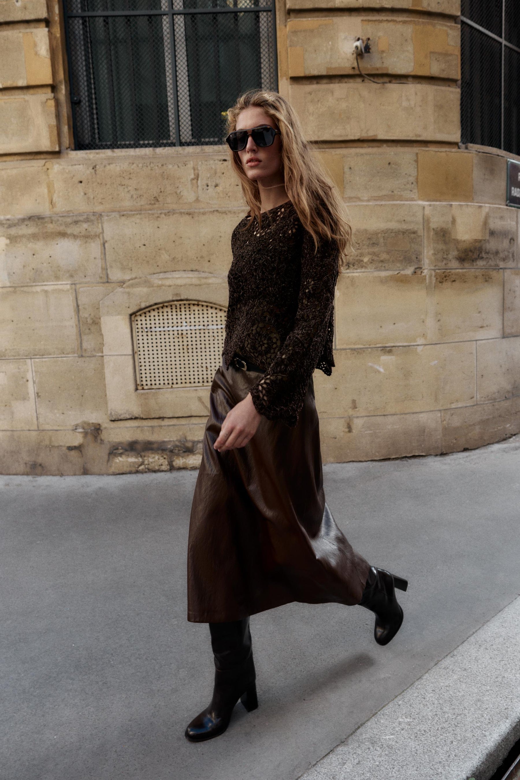 Gehäkelter langer Pullover