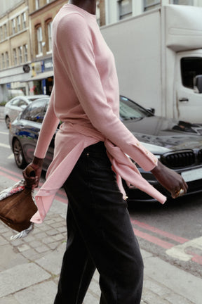 Strickpullover mit Blumenmuster und Knöpfen