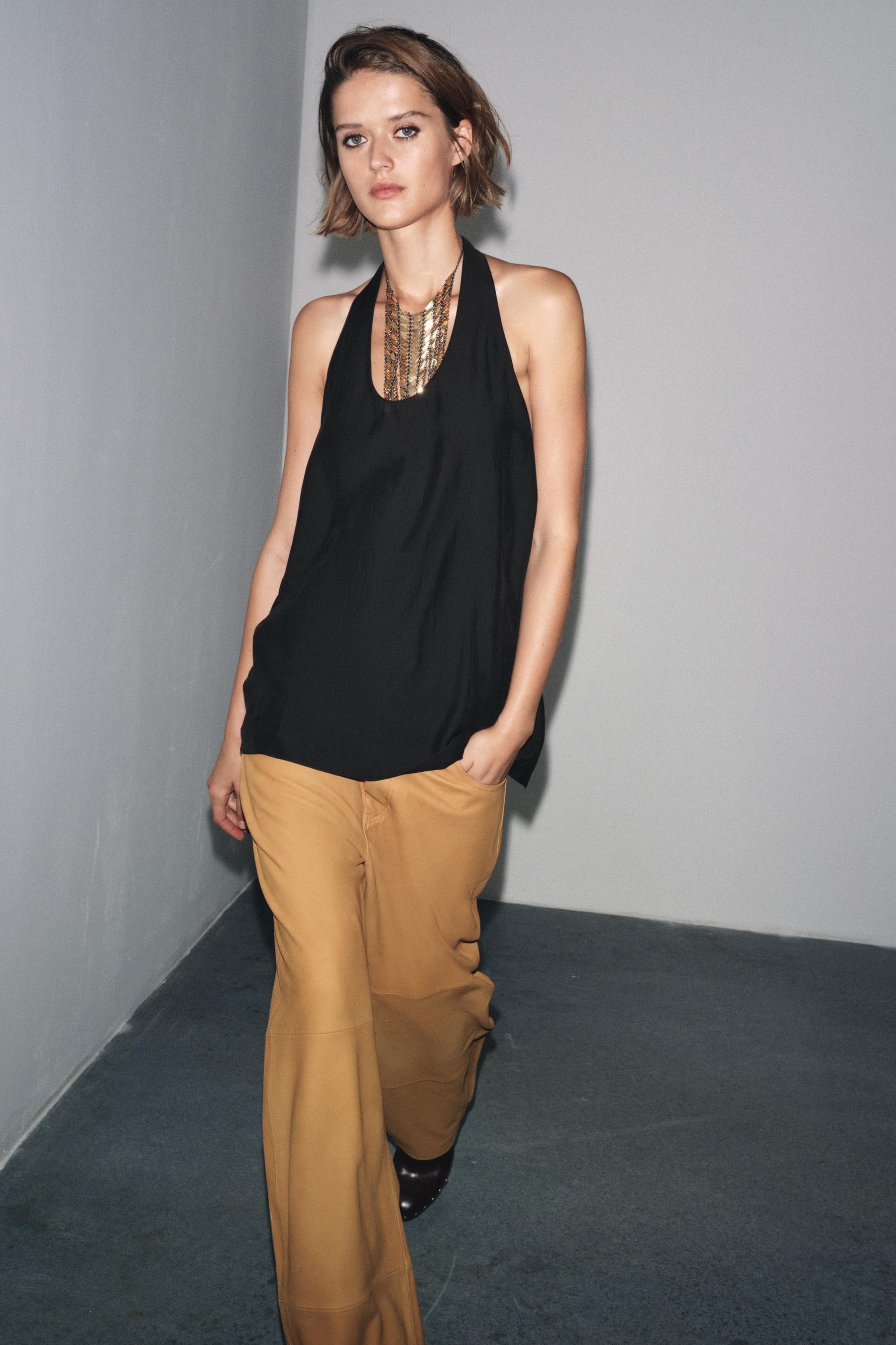 Fließendes Neckholder-Top