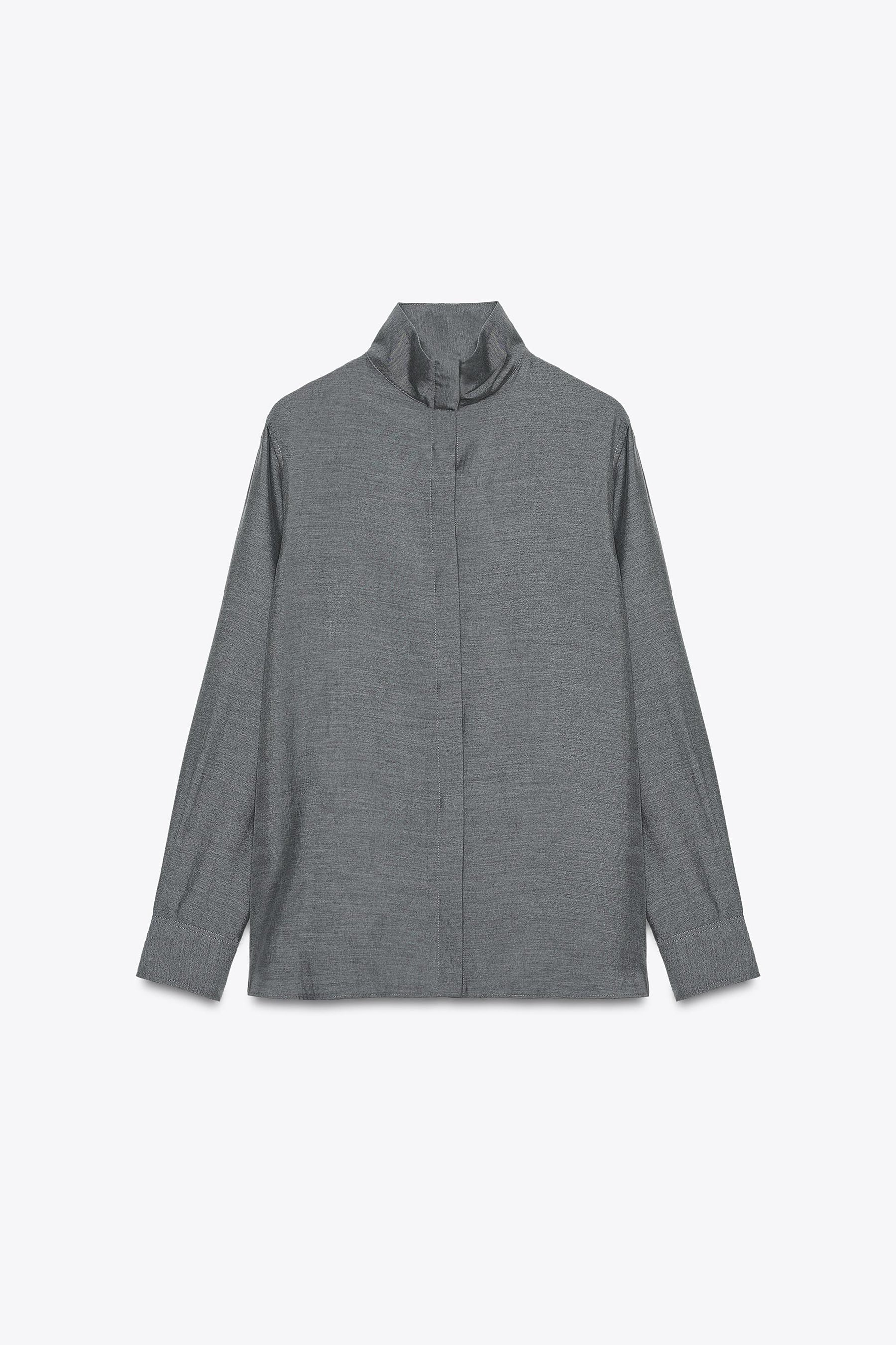 Fließendes Hemd mit hohem Kragen