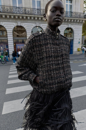 Bomberjacke mit metallischer Struktur