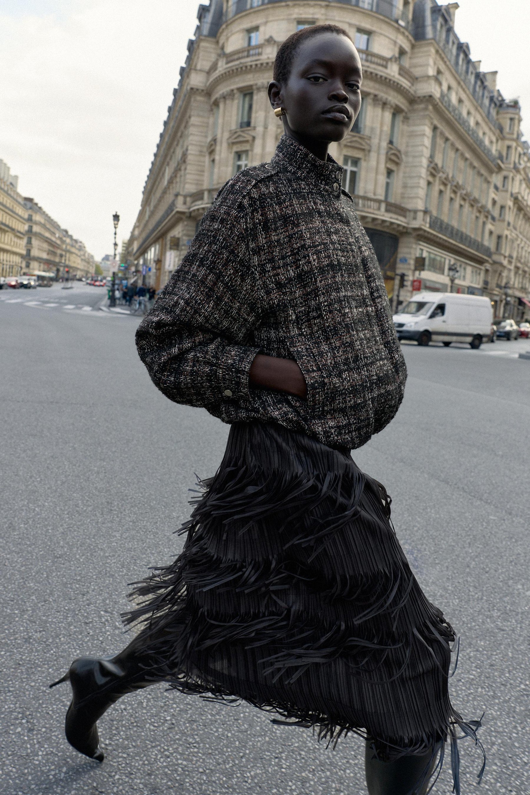Bomberjacke mit metallischer Struktur