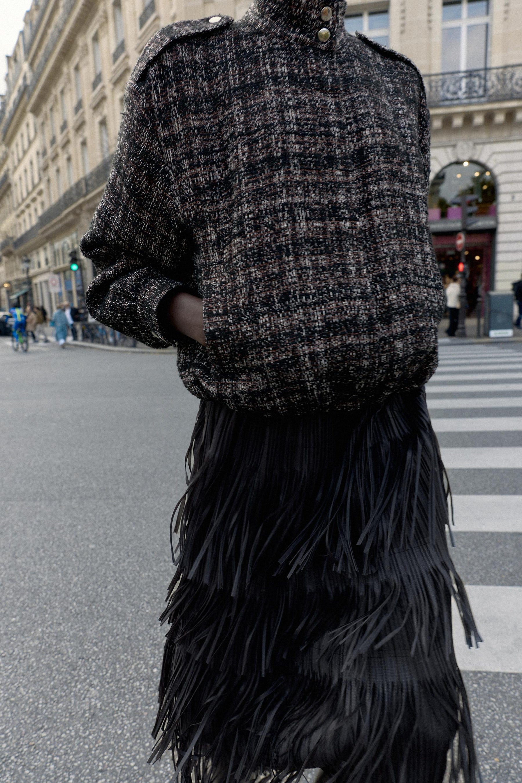 Bomberjacke mit metallischer Struktur