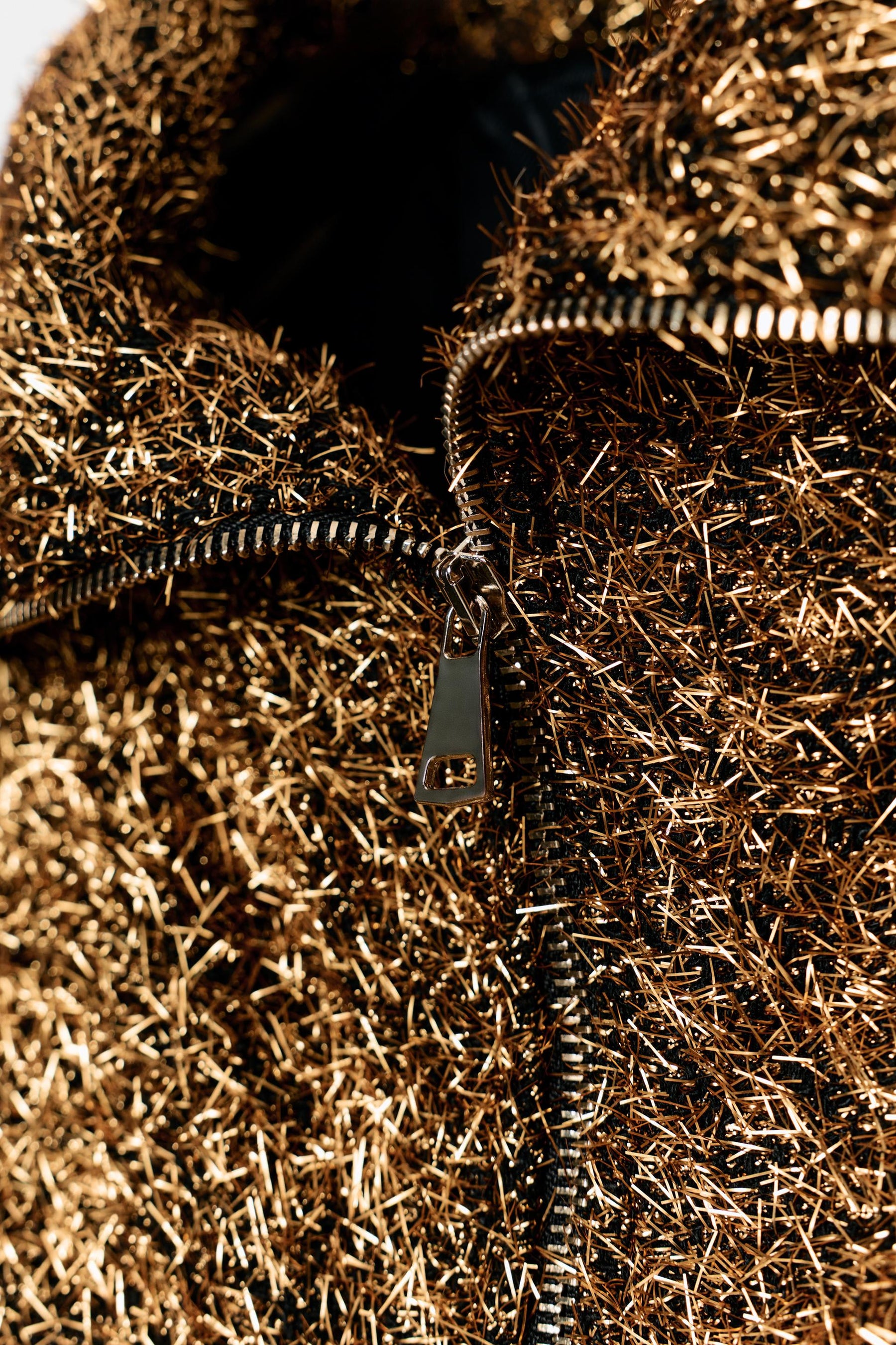 METALLIC THREAD BOMBER