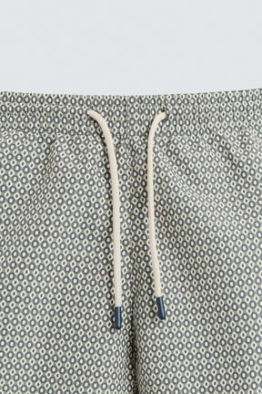 GEOMETRIC PRINT MID-LENGTH SWIMMING TRUNKS - Image 3