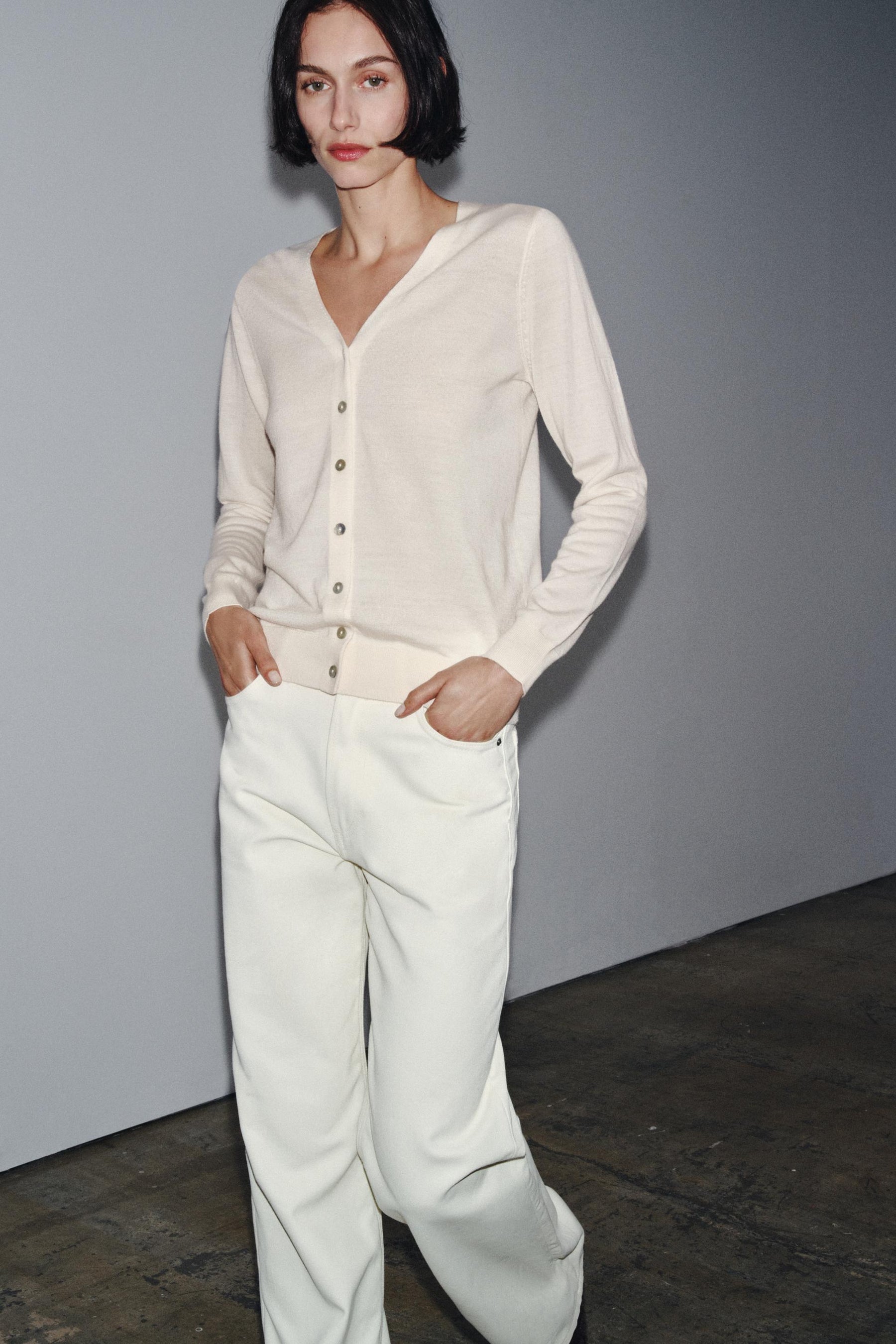 100% WOOL V-NECK CARDIGAN - Image 1